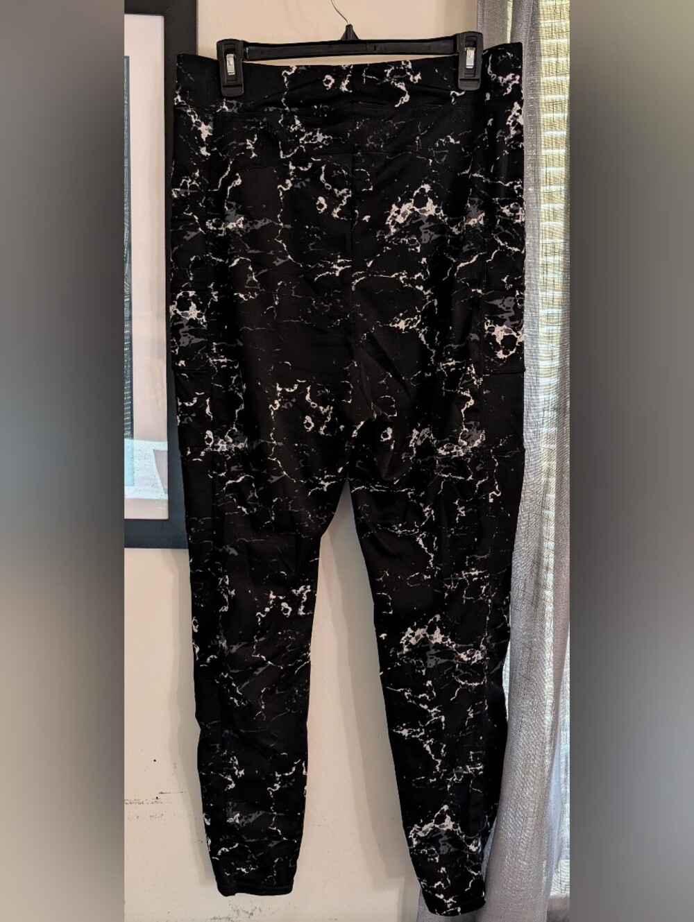 Pop Fit Black and White Lightening Leggings Size 2XL